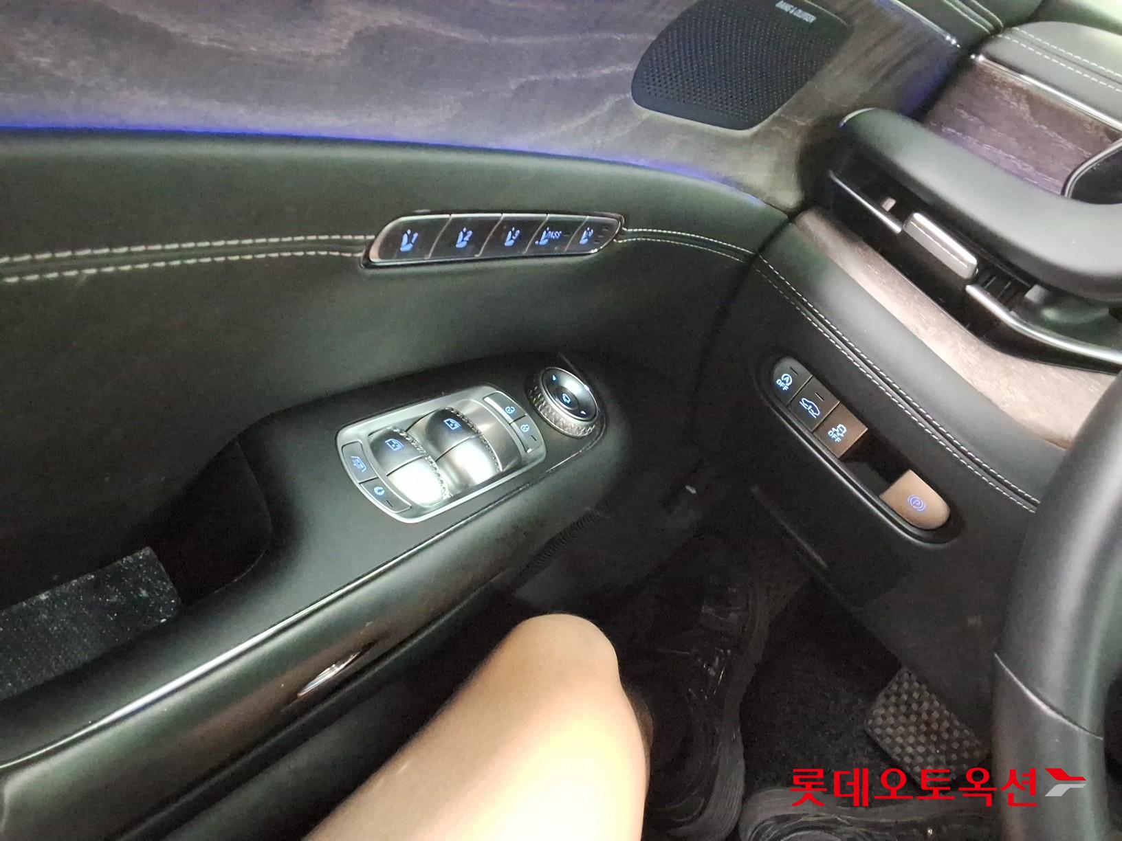 2022 - genesis g90