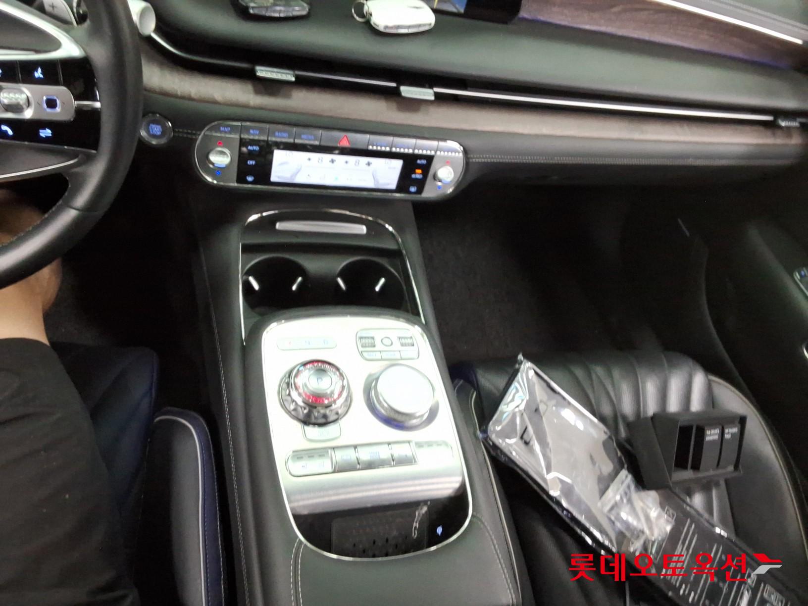 2022 - genesis g90