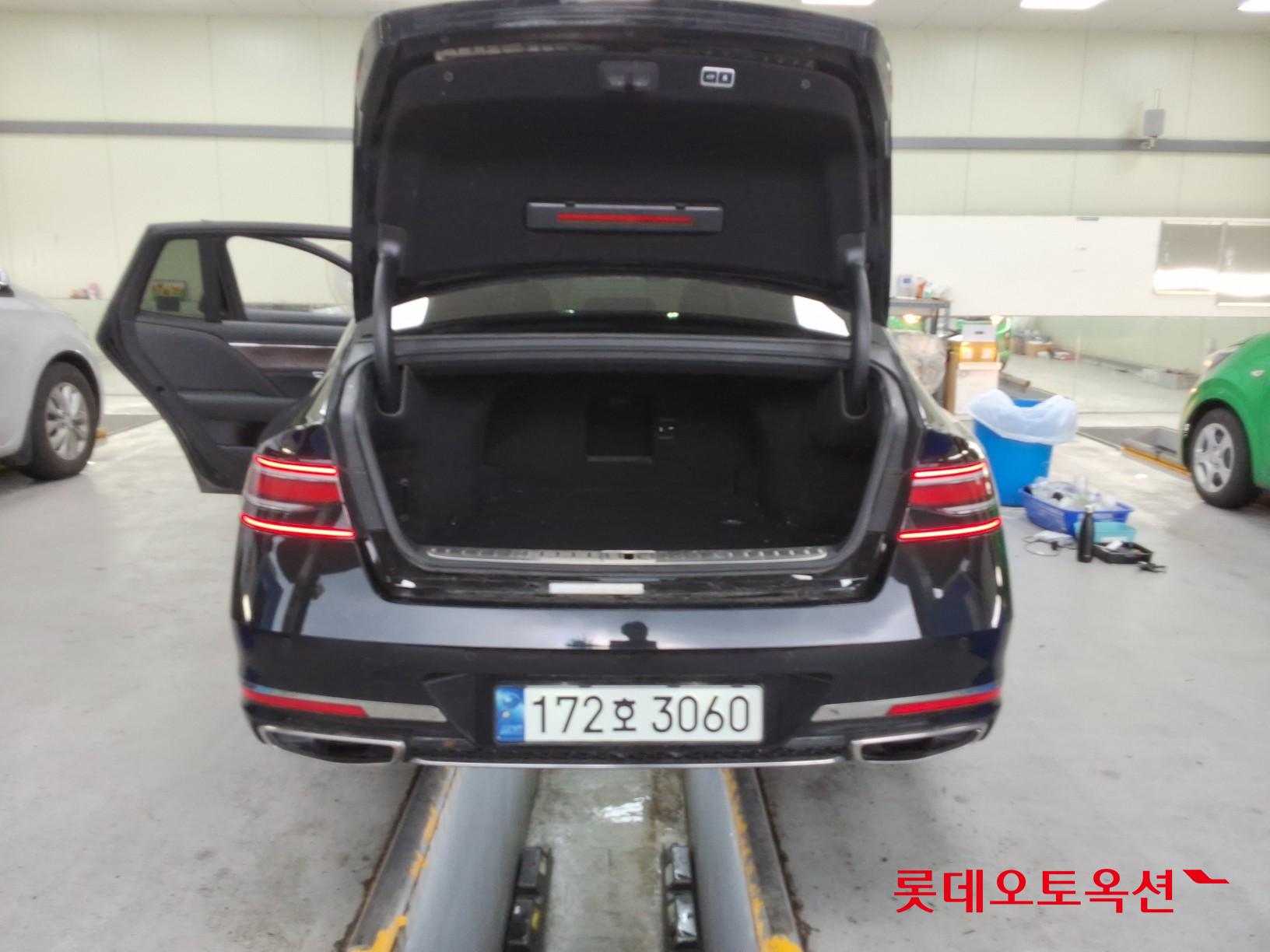 2022 - genesis g90