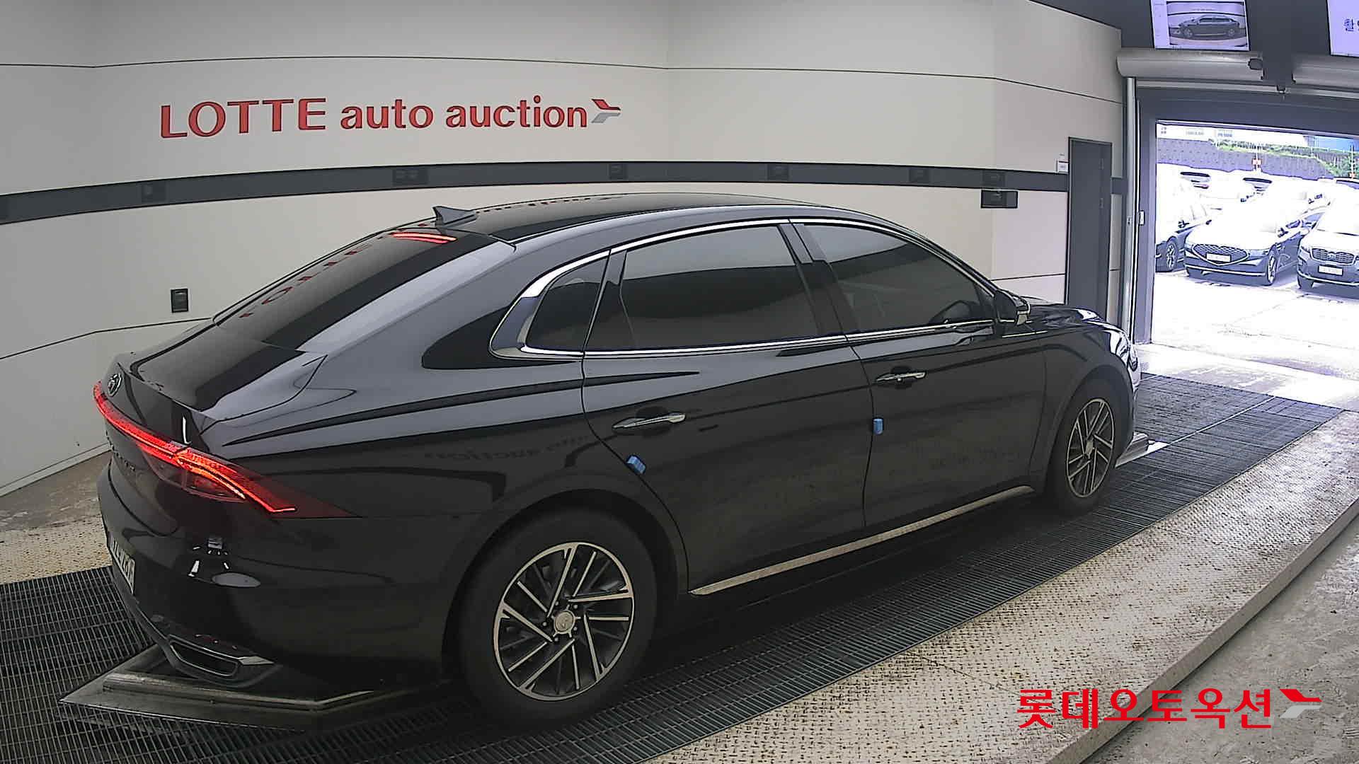 2022 - hyundai grandeur