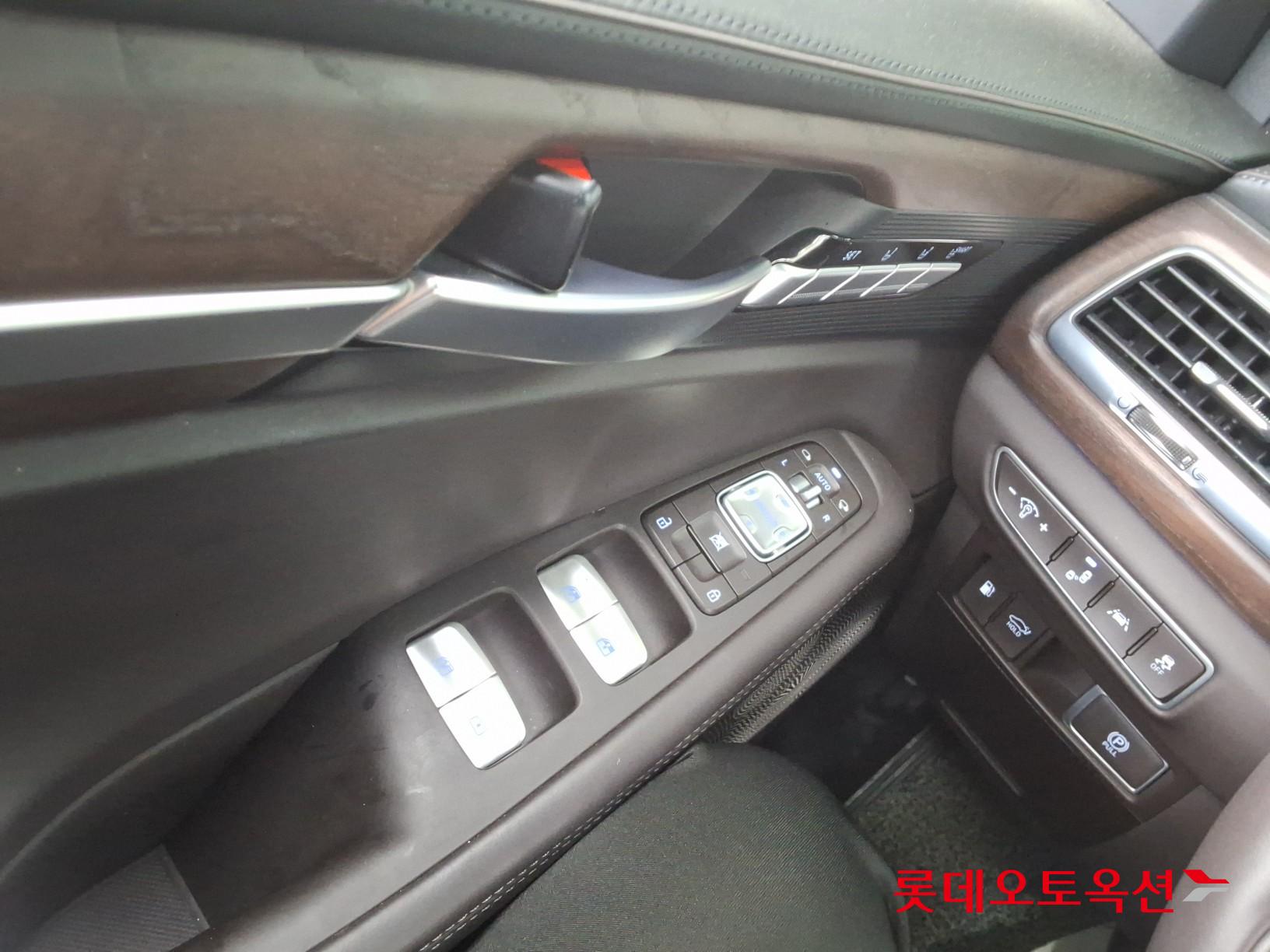 جينيسيس G90 2021 — صورة 28