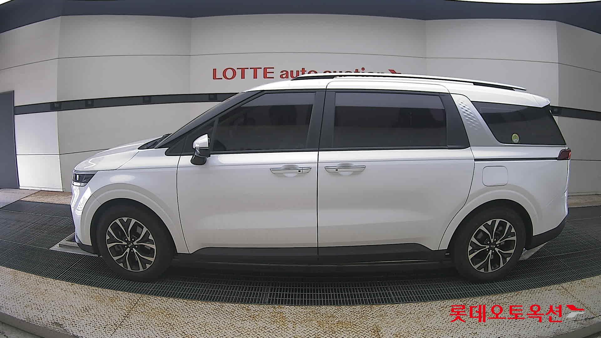 2021 - kia carnival
