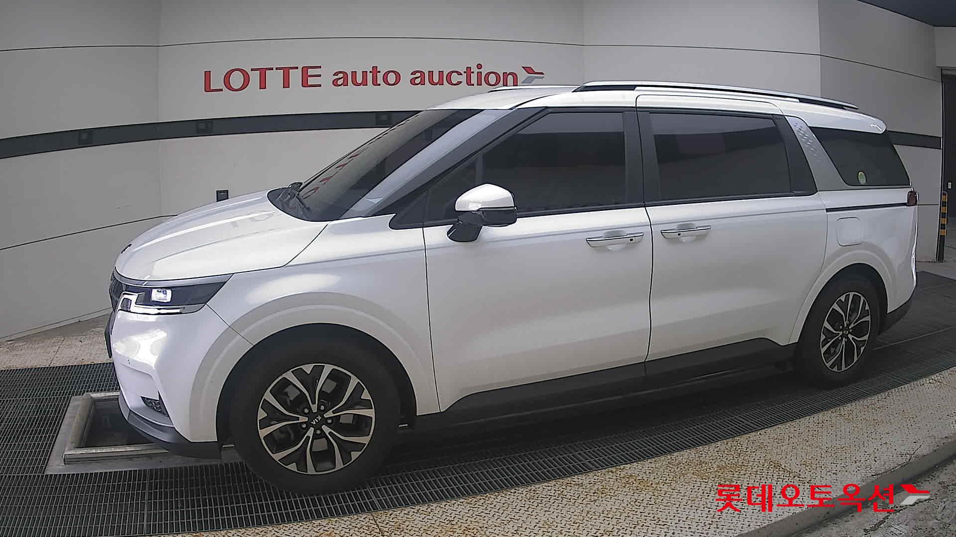 2021 - kia carnival