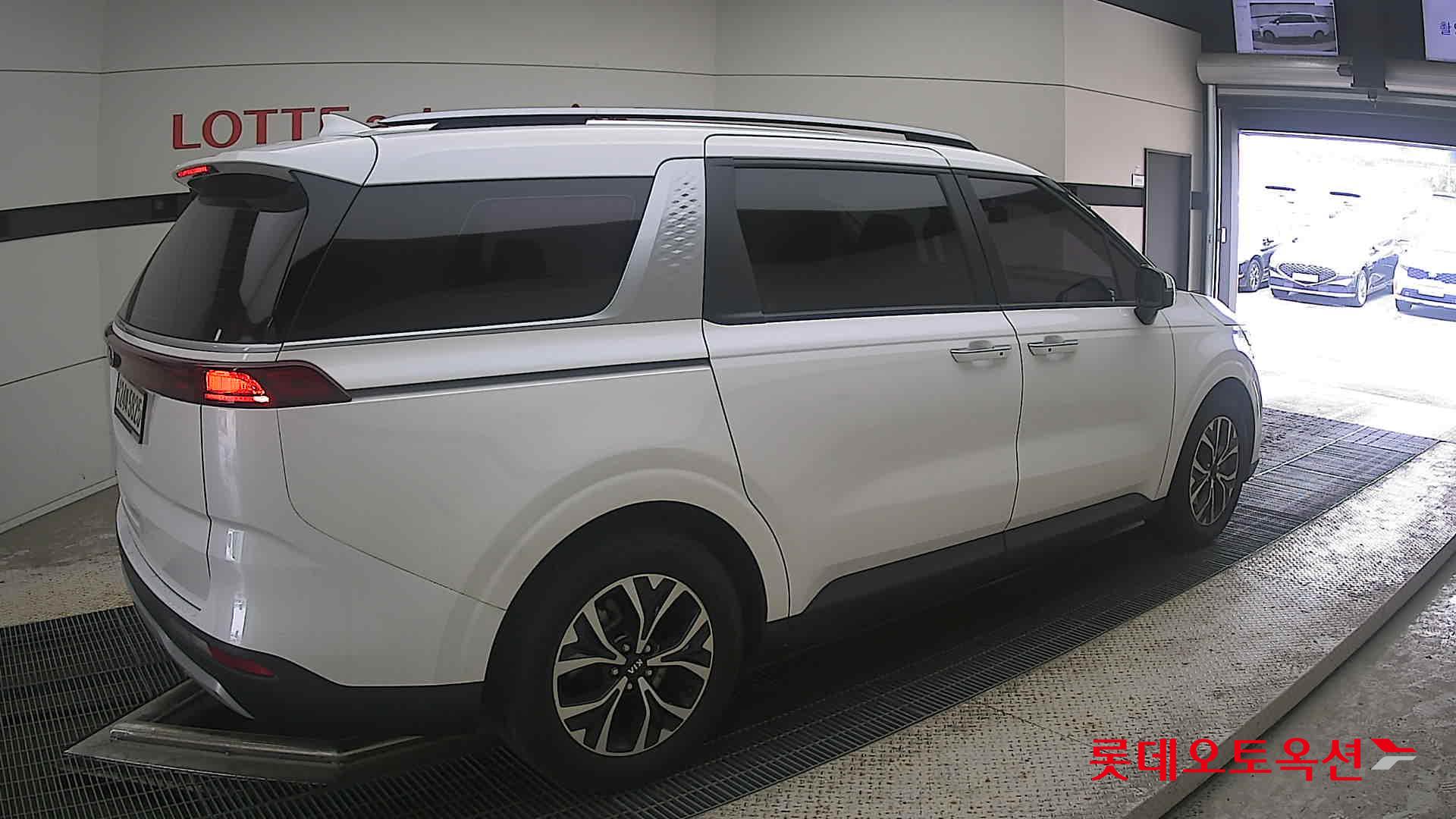2021 - kia carnival