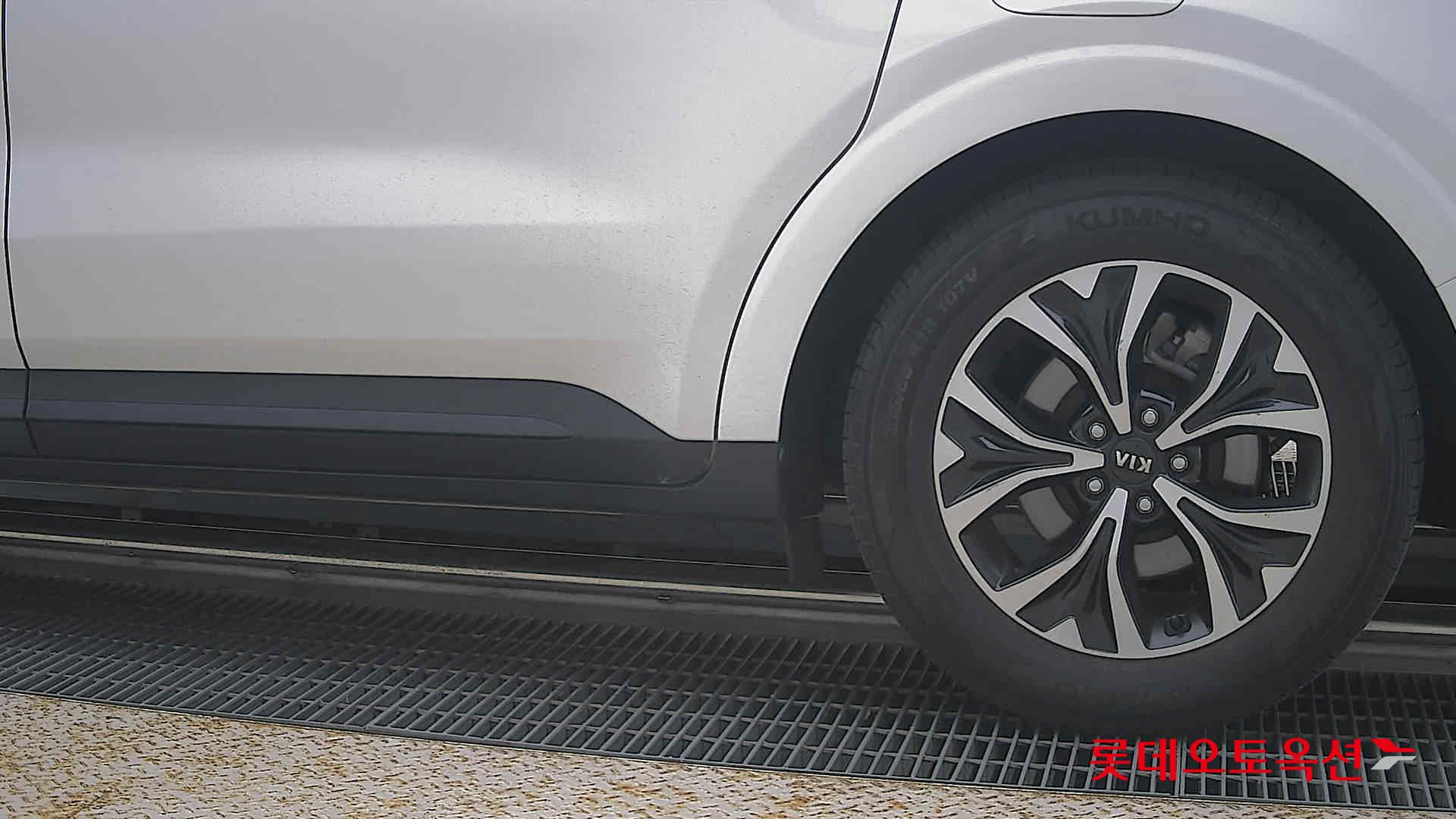 2021 - kia carnival