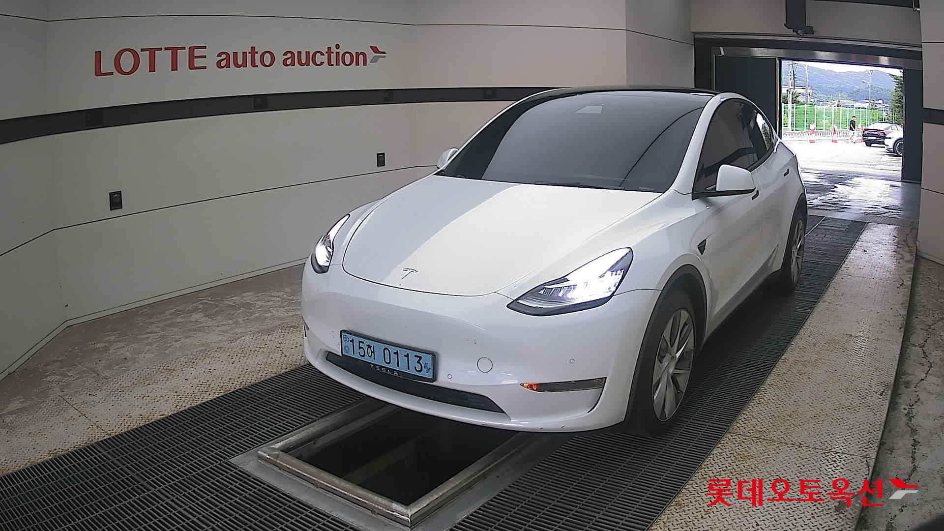 2022 - tesla model y