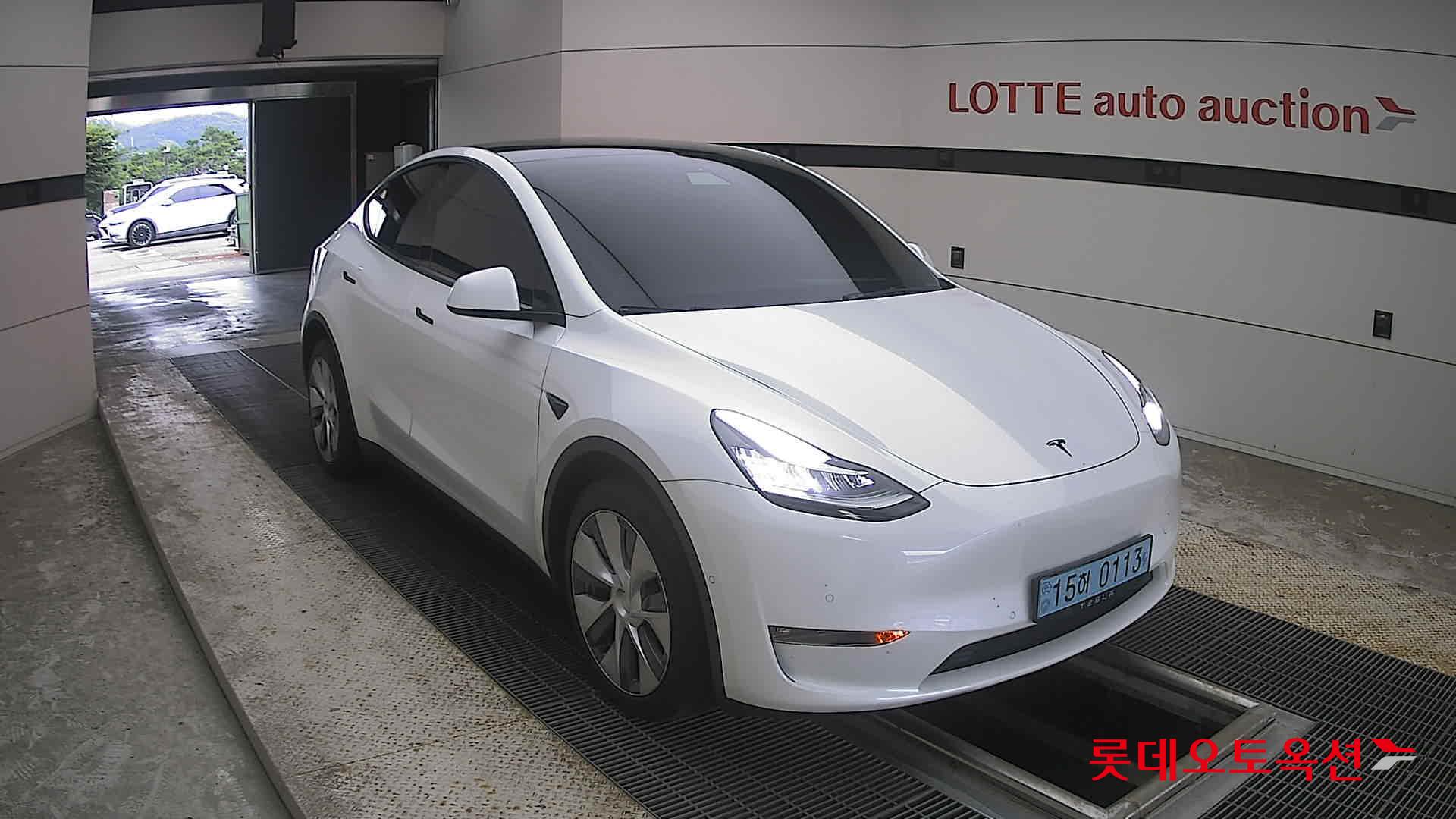 2022 - tesla model y