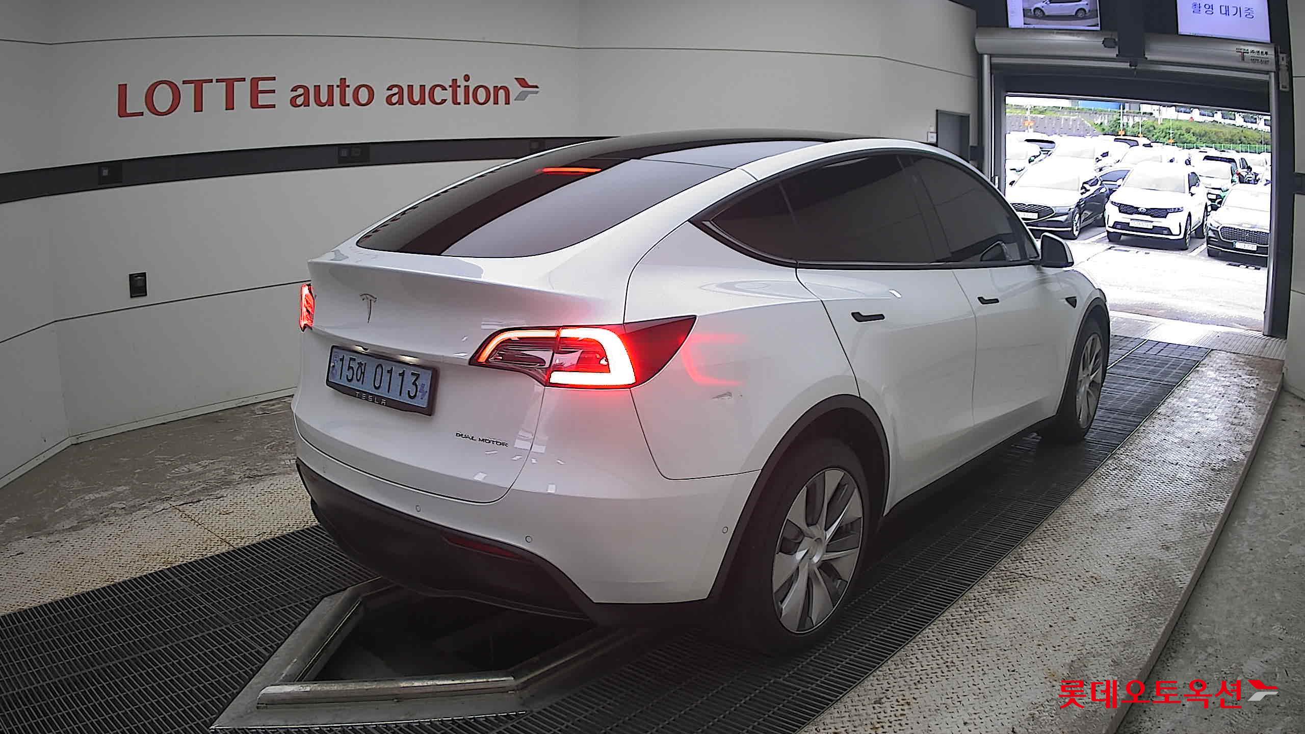 2022 - tesla model y