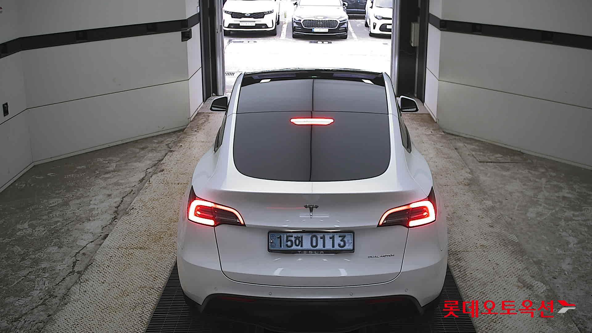 2022 - tesla model y
