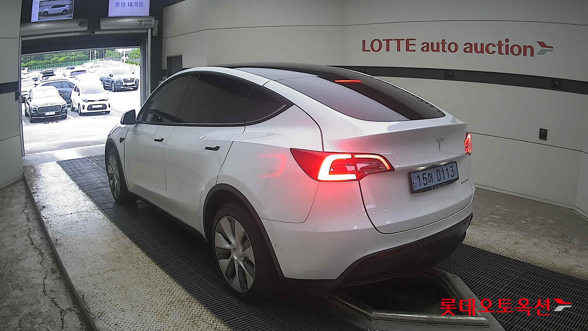 2022 - tesla model y