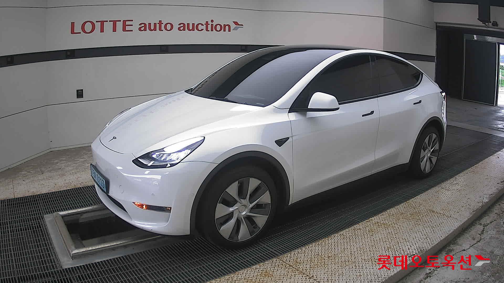 2022 - tesla model y