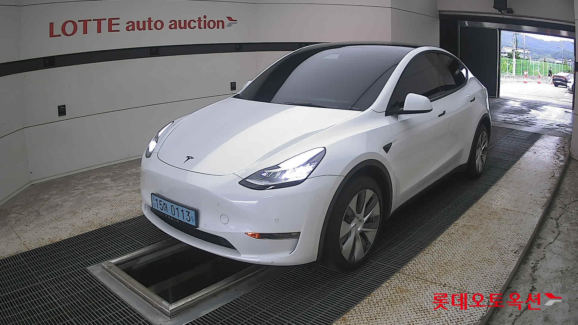 2022 - tesla model y
