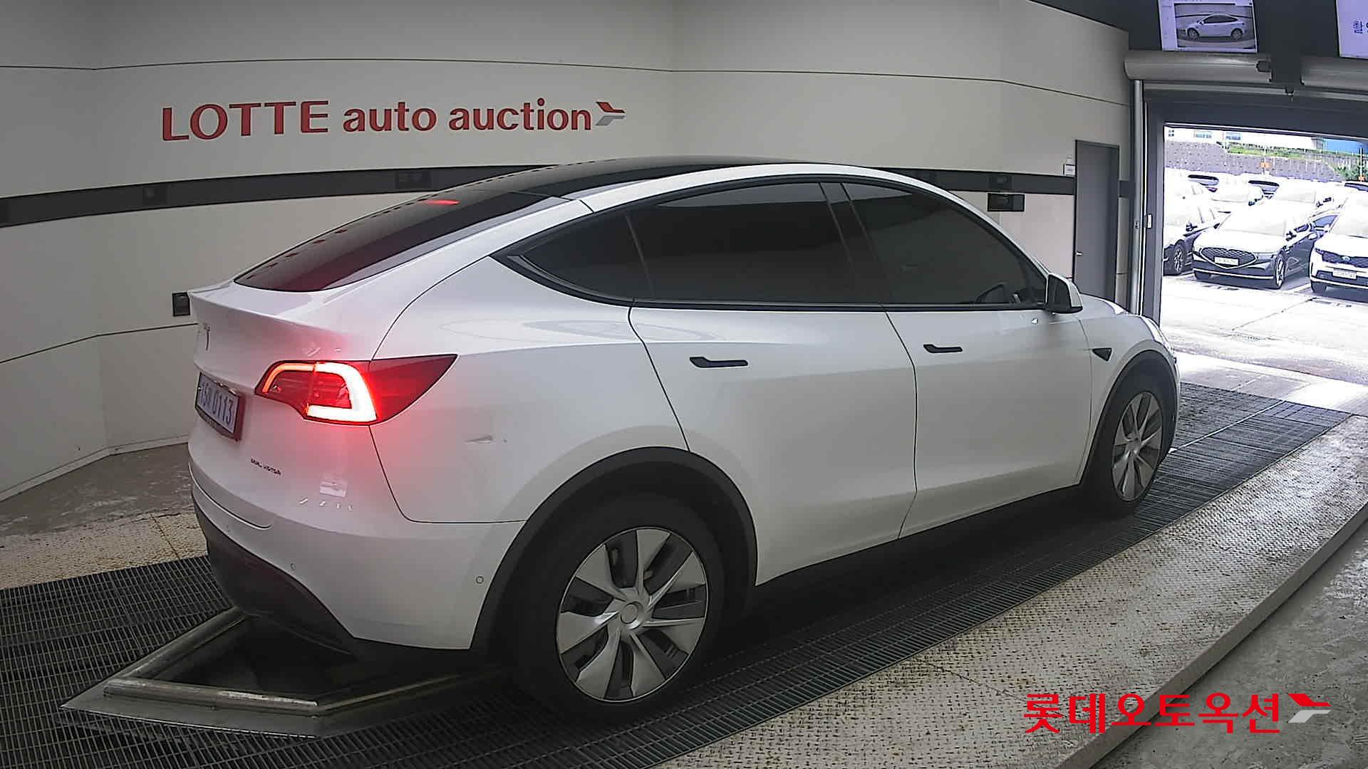 2022 - tesla model y