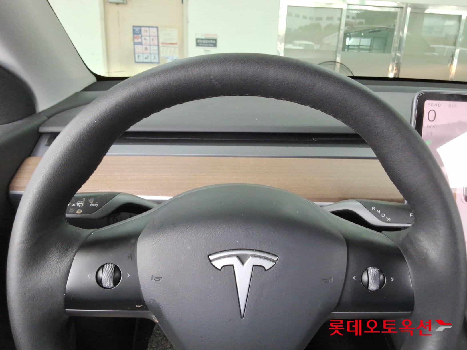 2022 - tesla model y