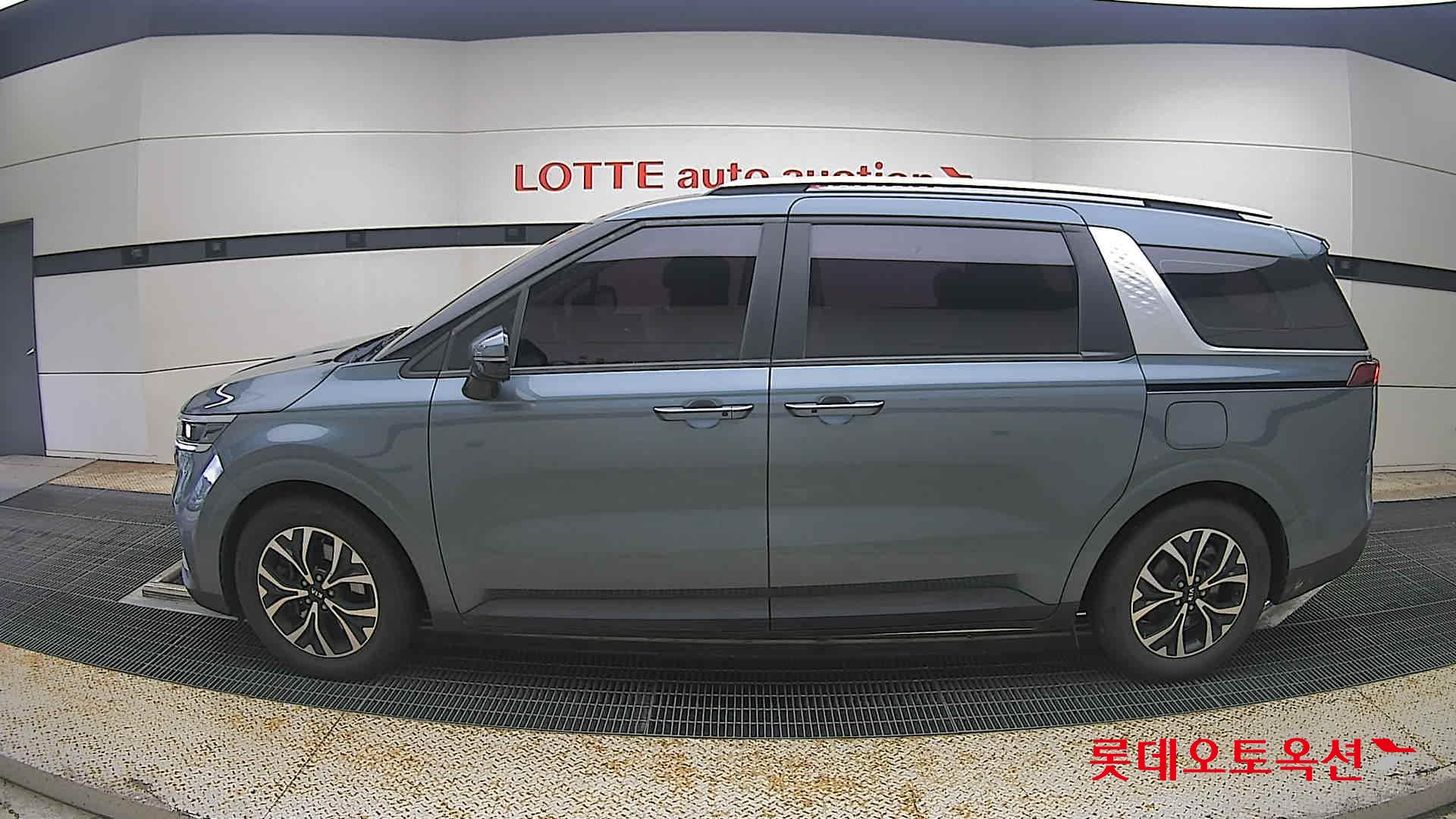 2021 - kia carnival
