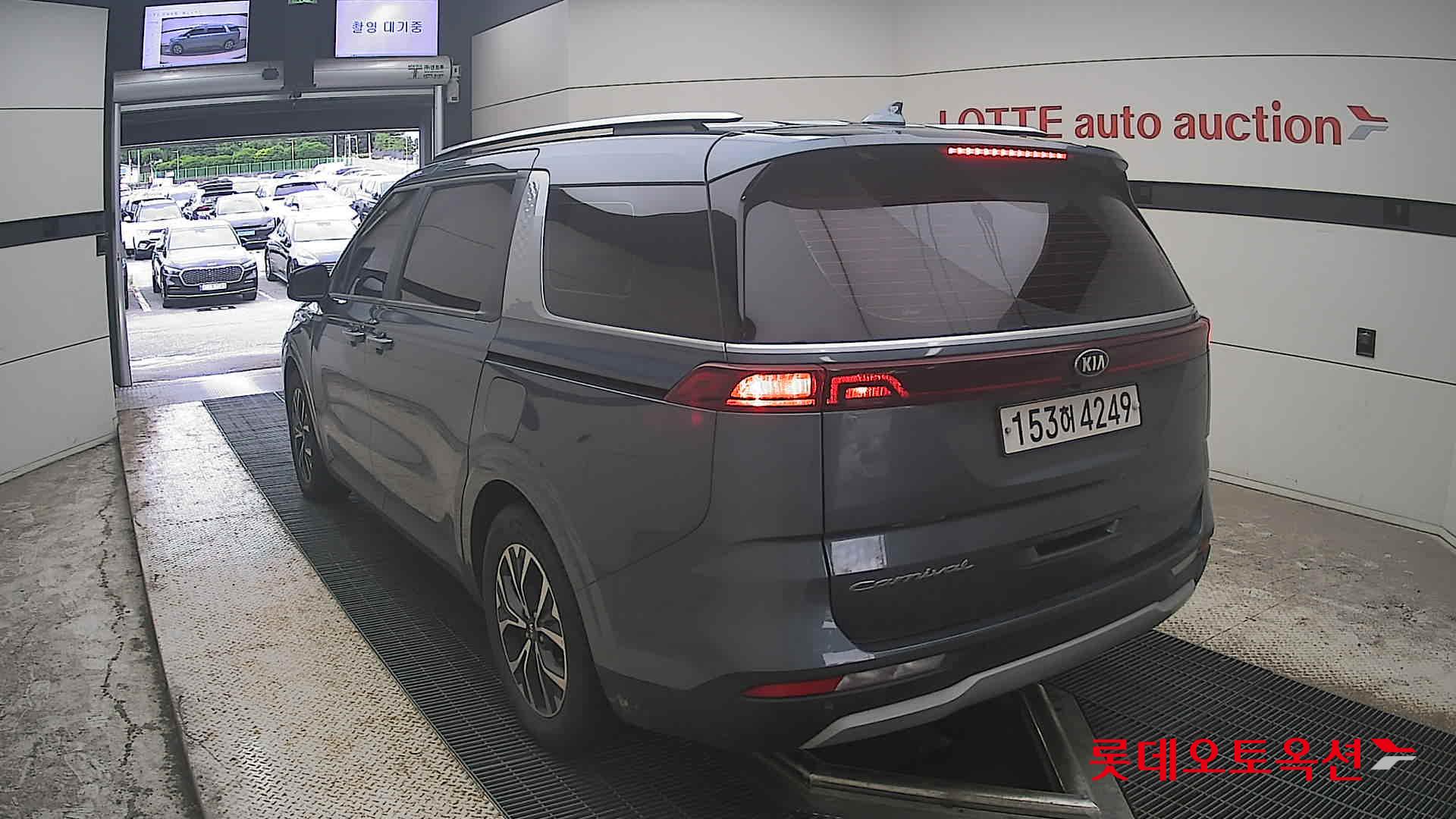 2021 - kia carnival