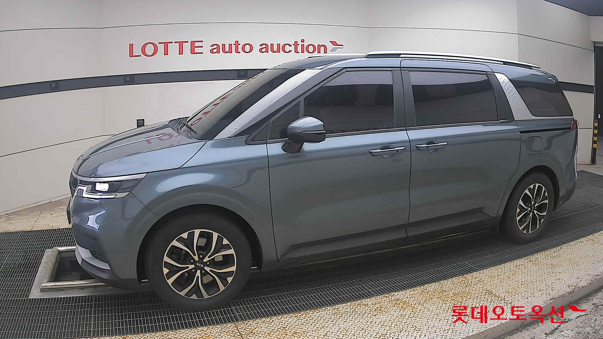 2021 - kia carnival