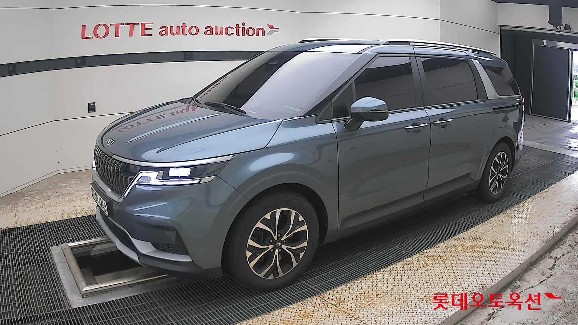 2021 - kia carnival
