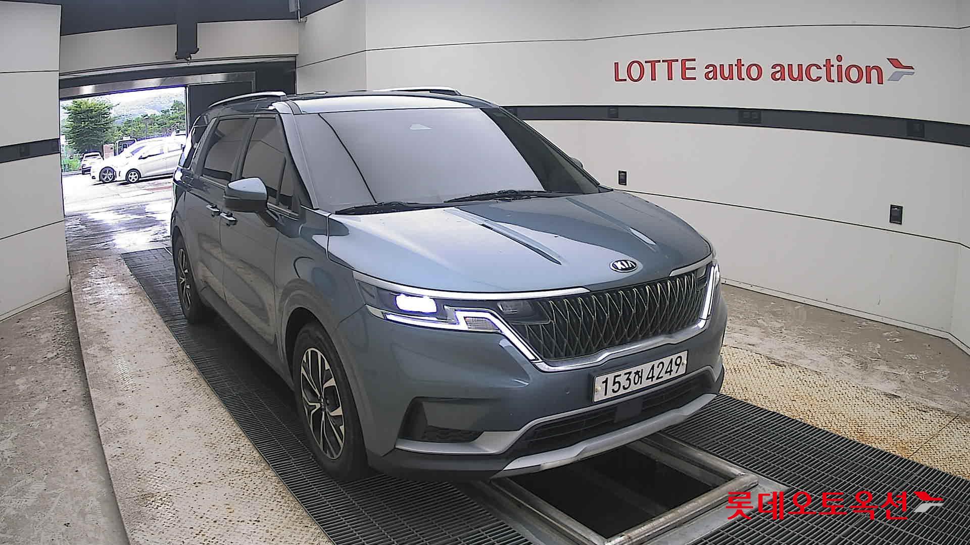 2021 - kia carnival