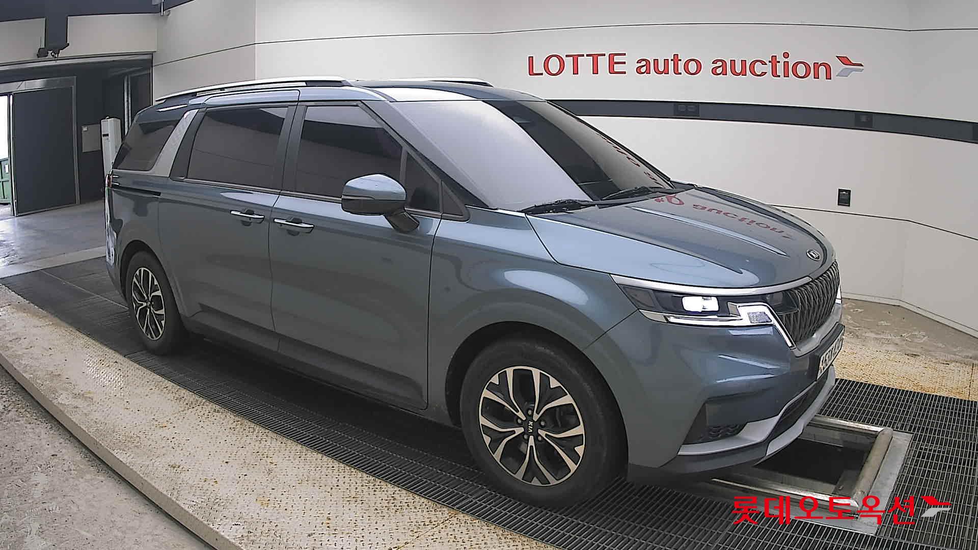 2021 - kia carnival