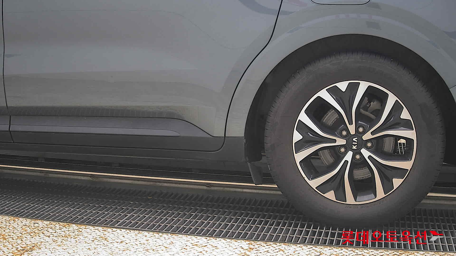 2021 - kia carnival
