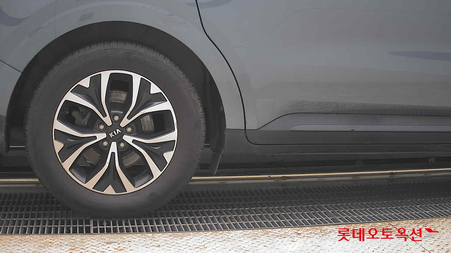 2021 - kia carnival