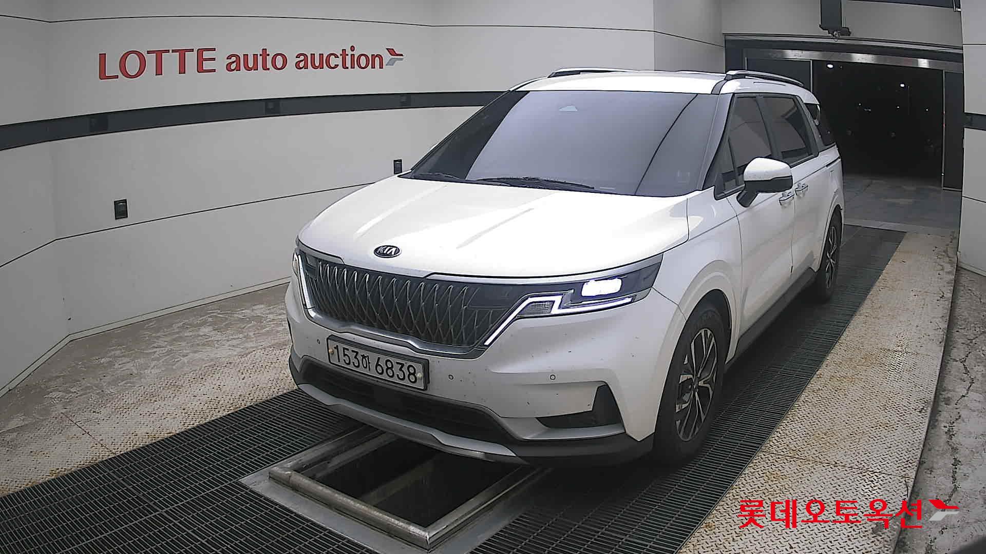 2021 - kia carnival