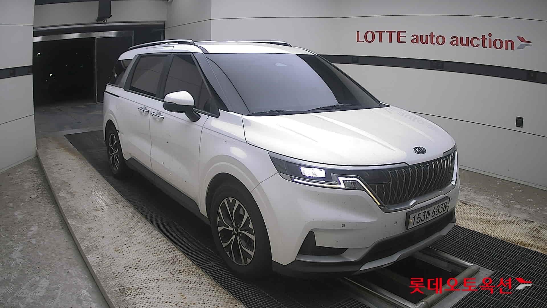 2021 - kia carnival