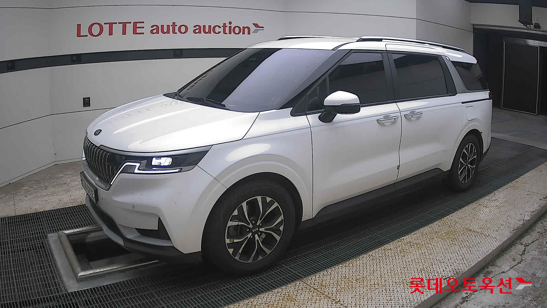 2021 - kia carnival