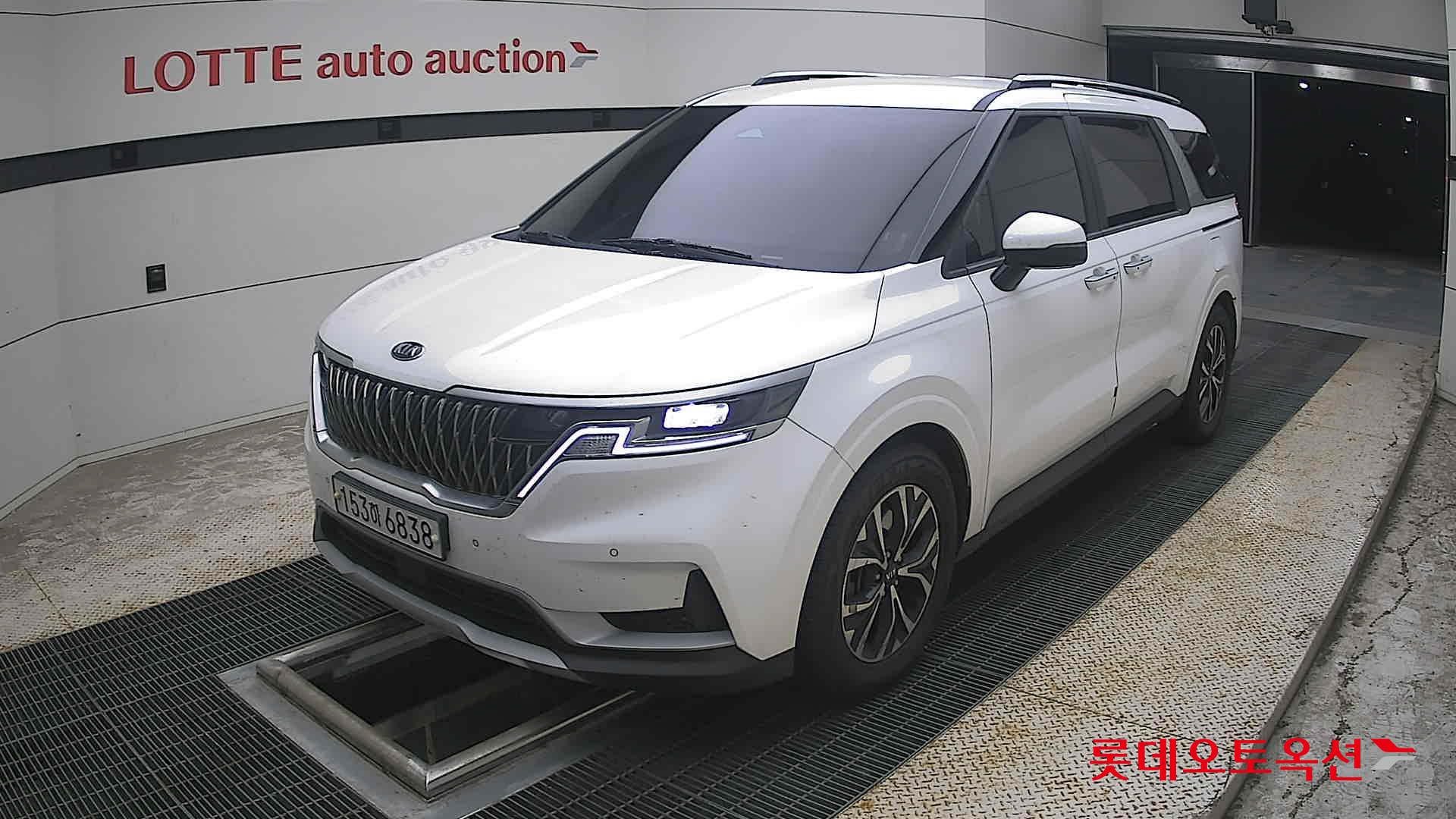 2021 - kia carnival