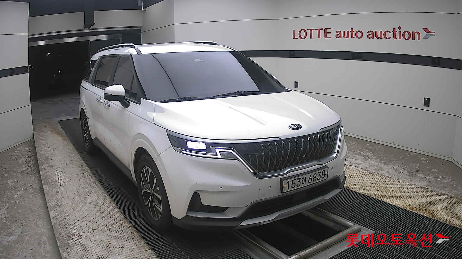 2021 - kia carnival
