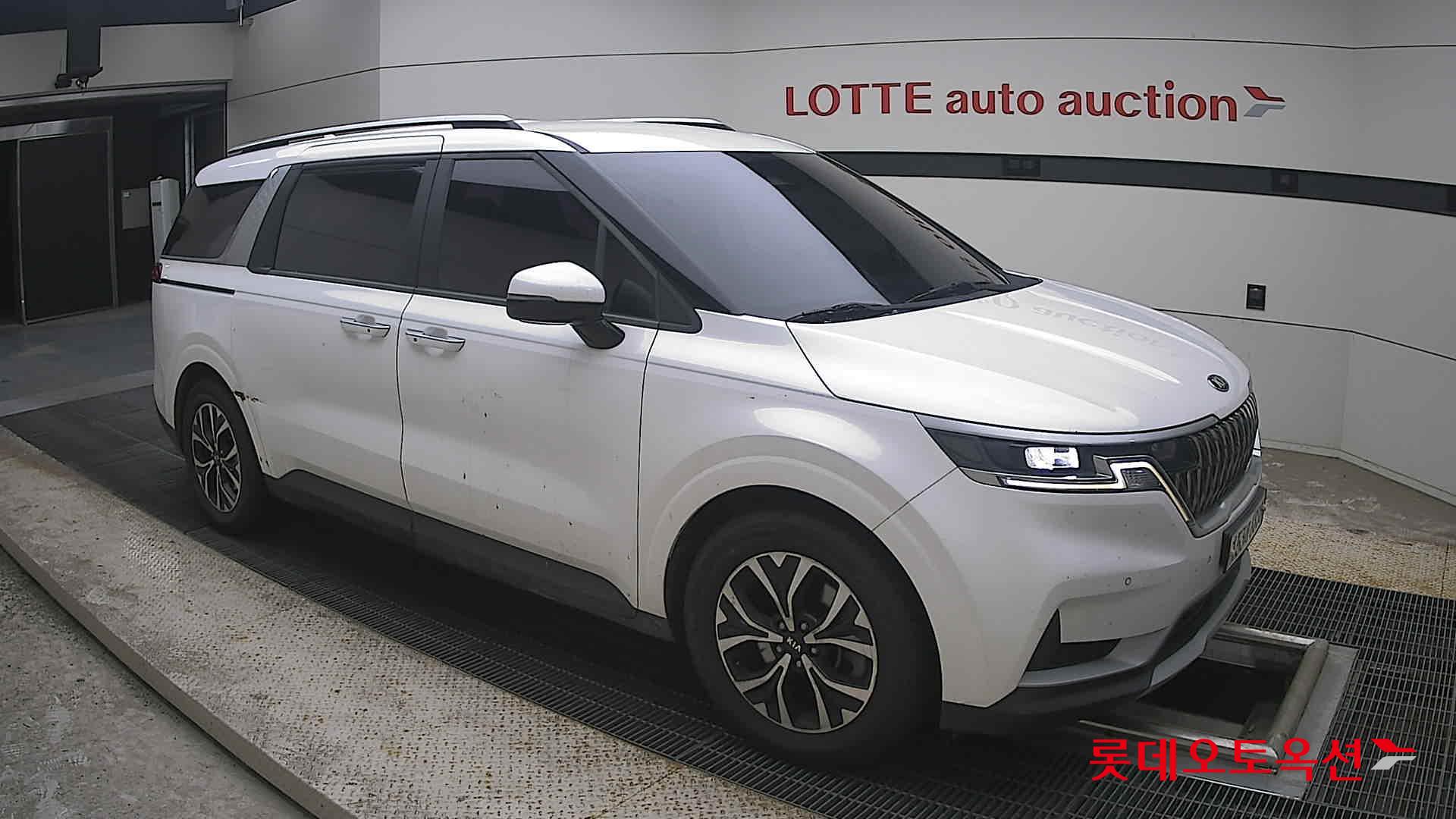 2021 - kia carnival
