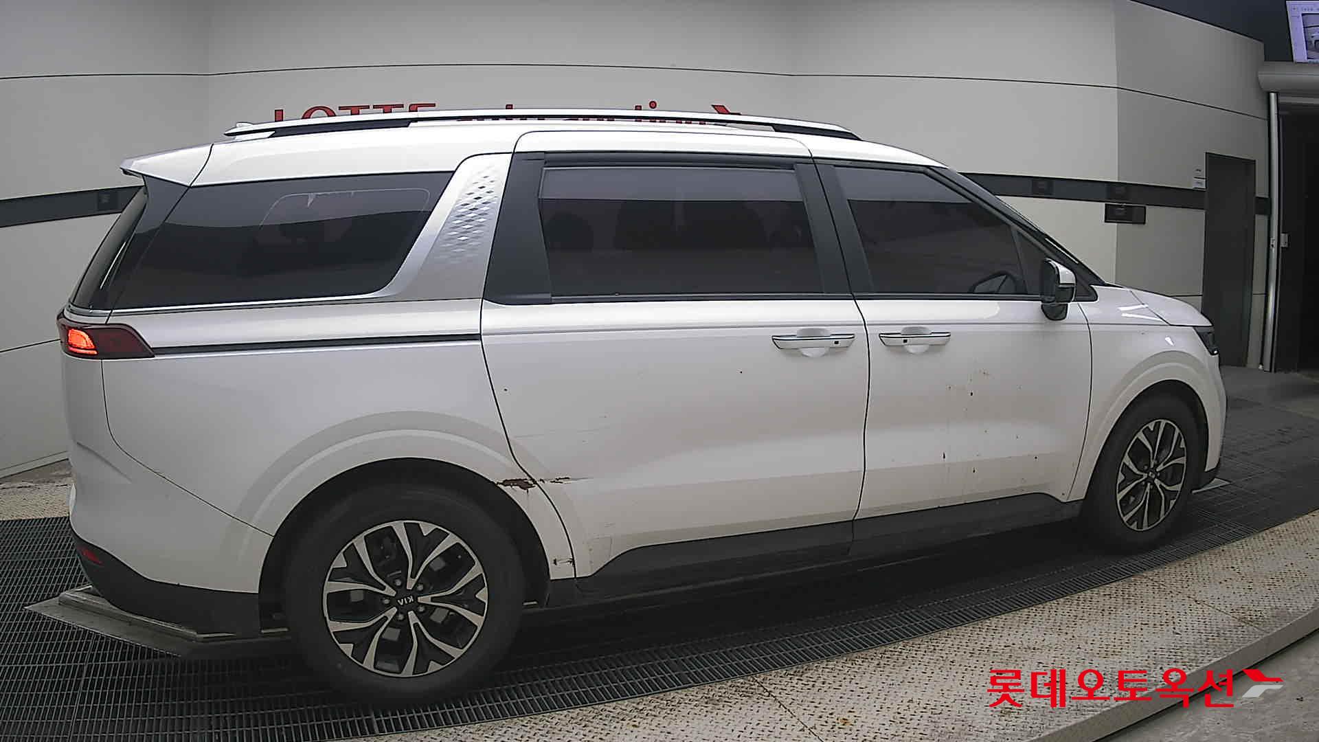 2021 - kia carnival