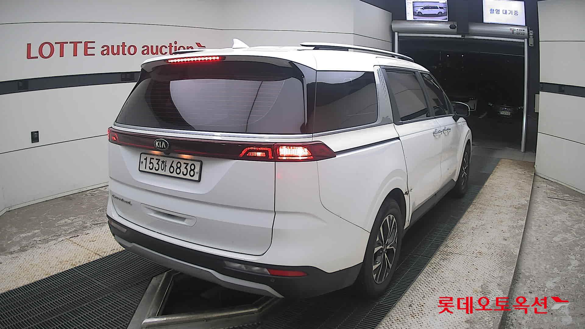 2021 - kia carnival