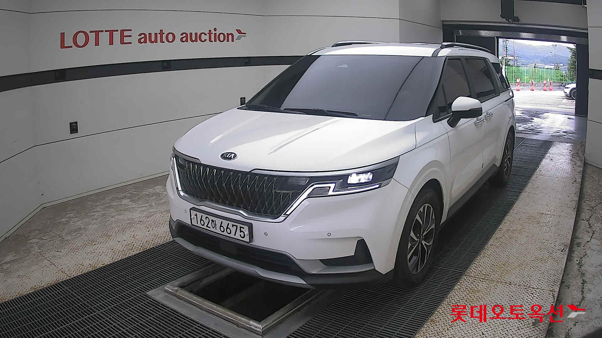 2021 - kia carnival