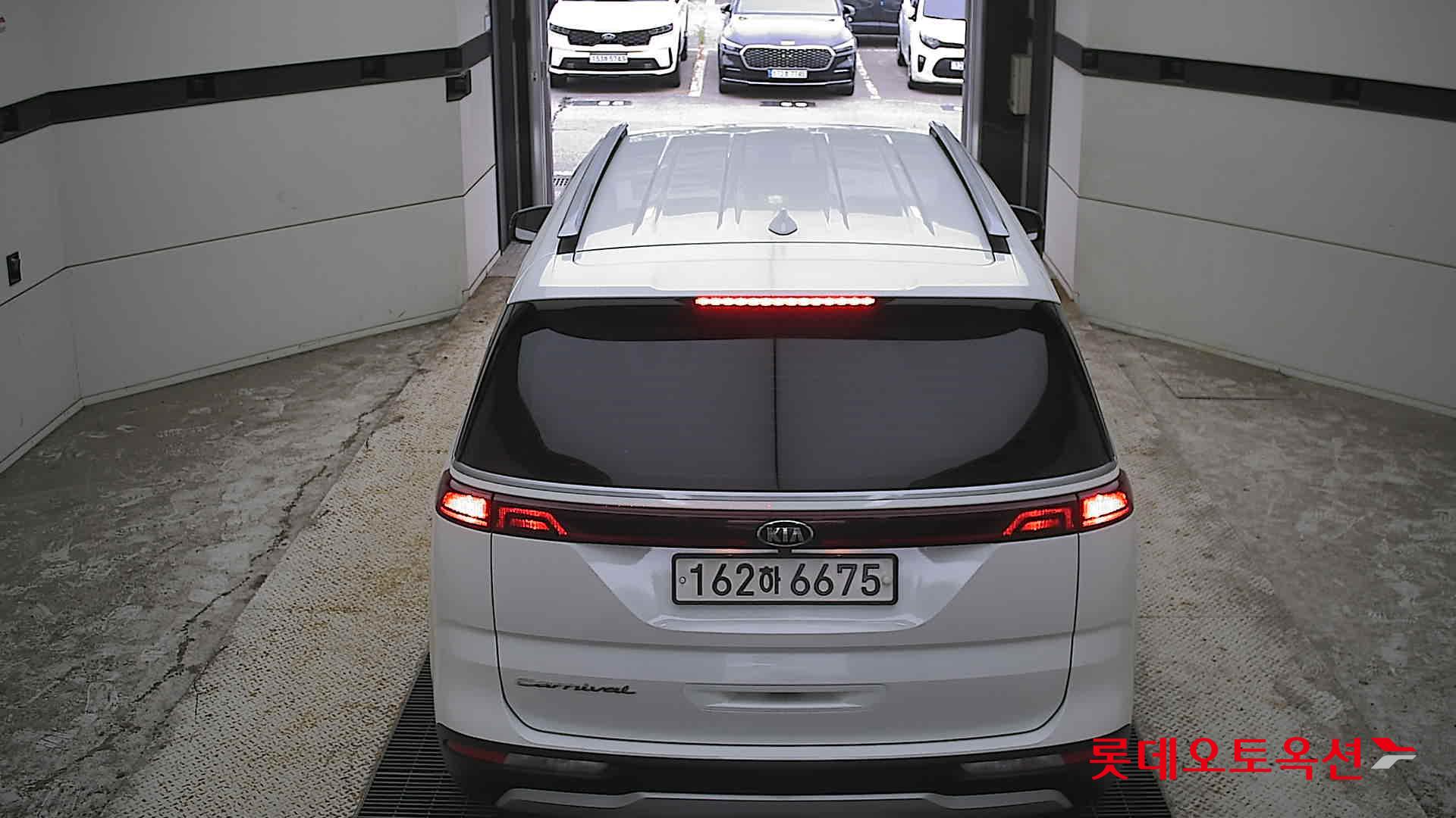 2021 - kia carnival