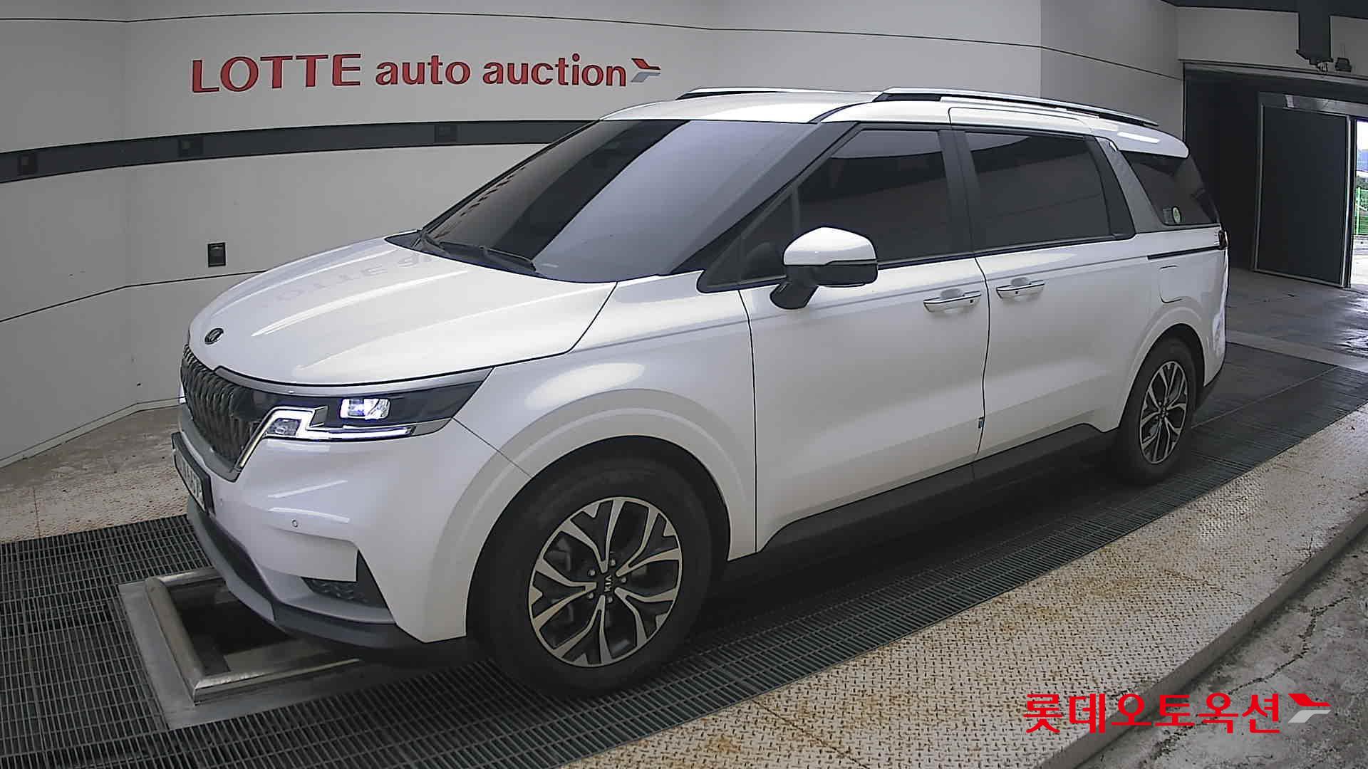 2021 - kia carnival