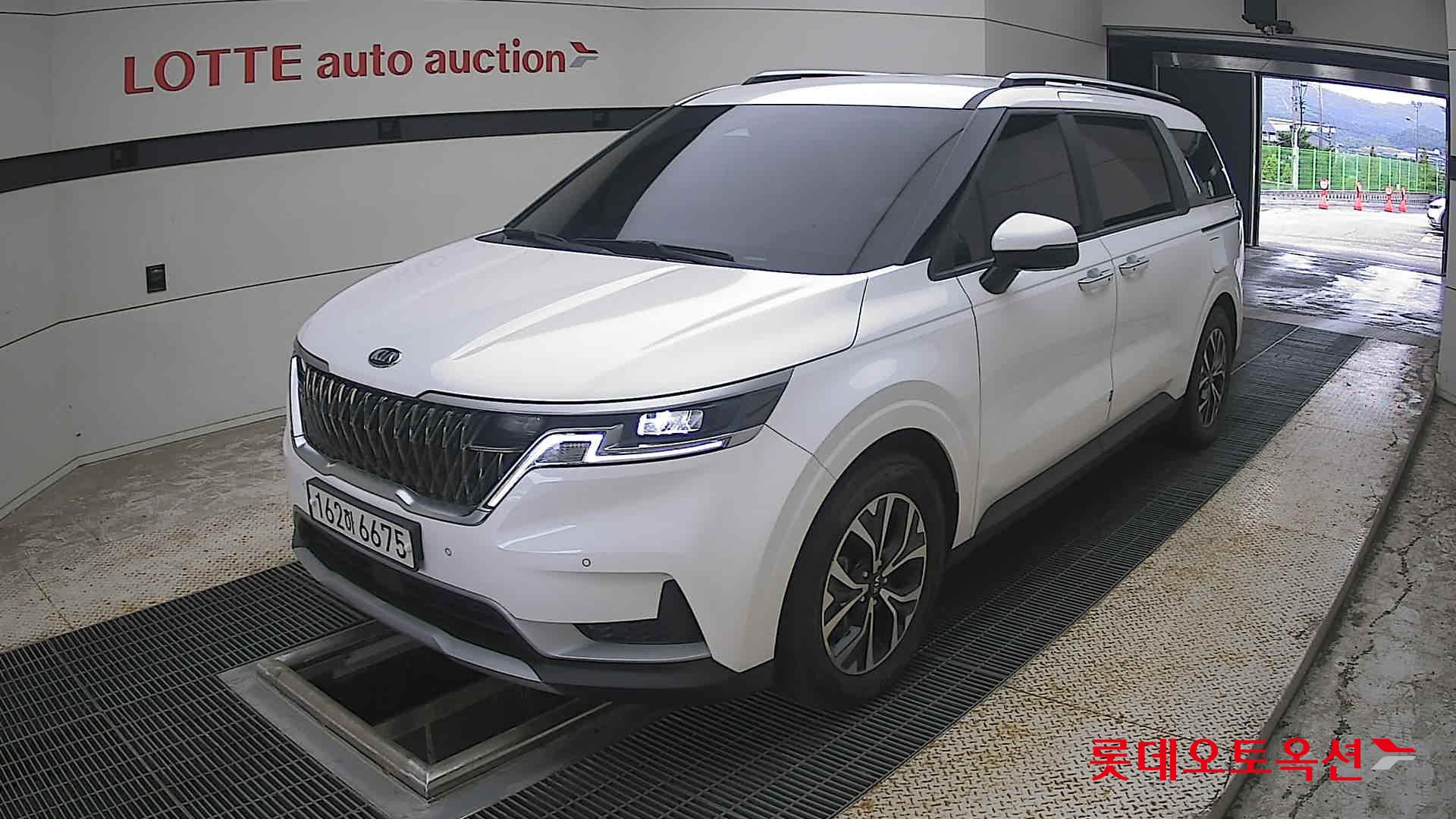 2021 - kia carnival