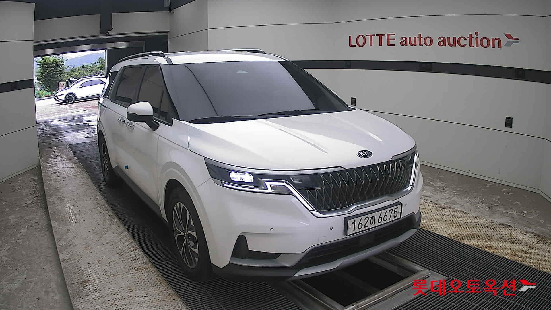 2021 - kia carnival
