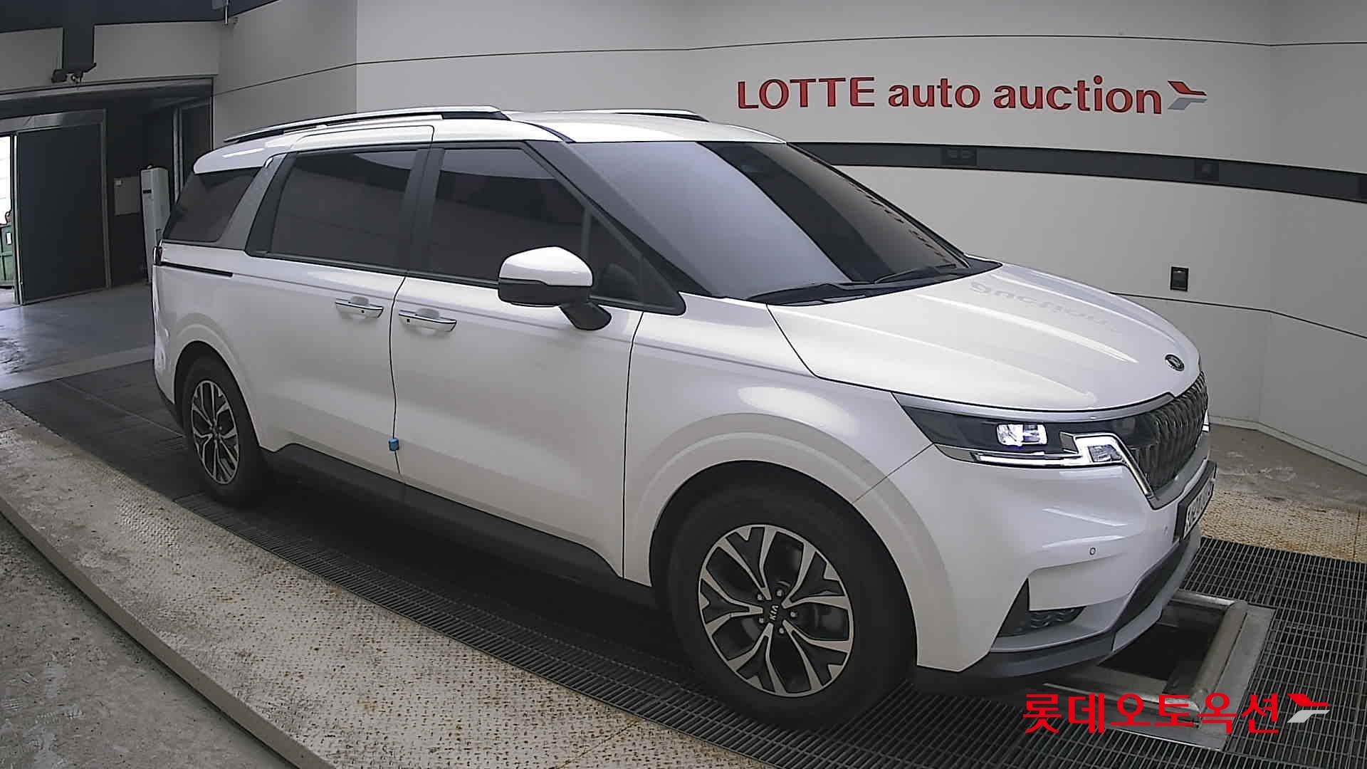 2021 - kia carnival
