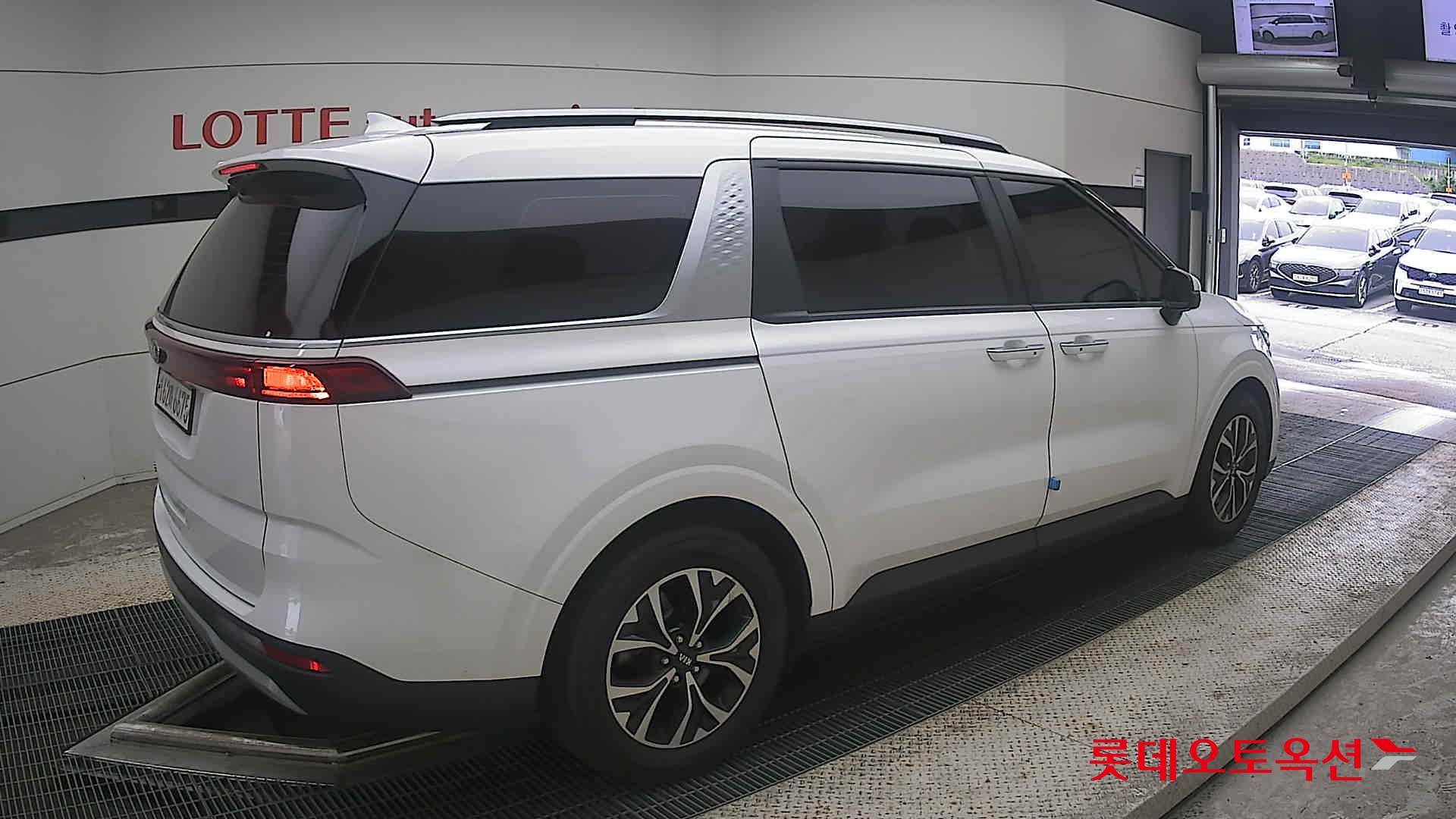 2021 - kia carnival