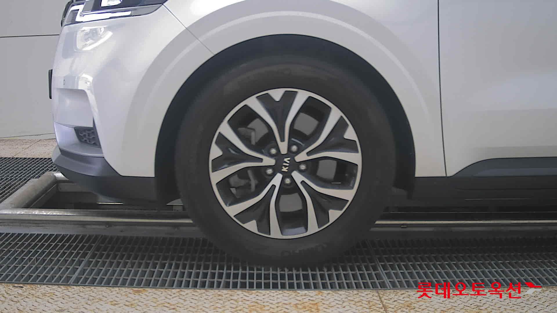 2021 - kia carnival