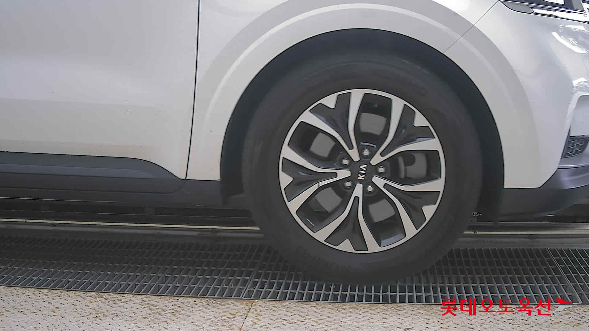 2021 - kia carnival