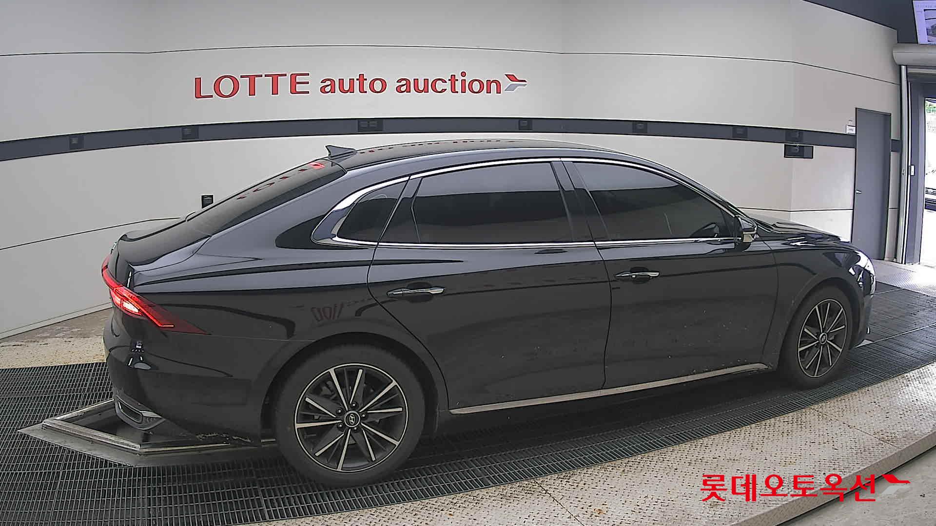 2022 - hyundai grandeur