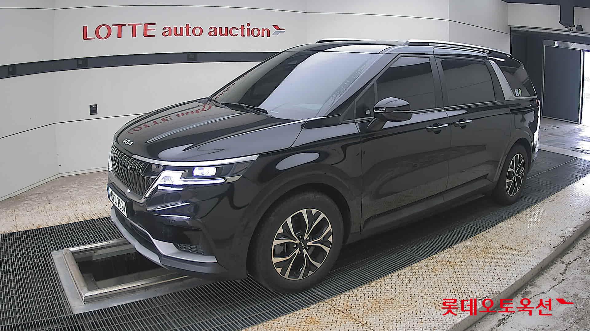 2023 - kia carnival