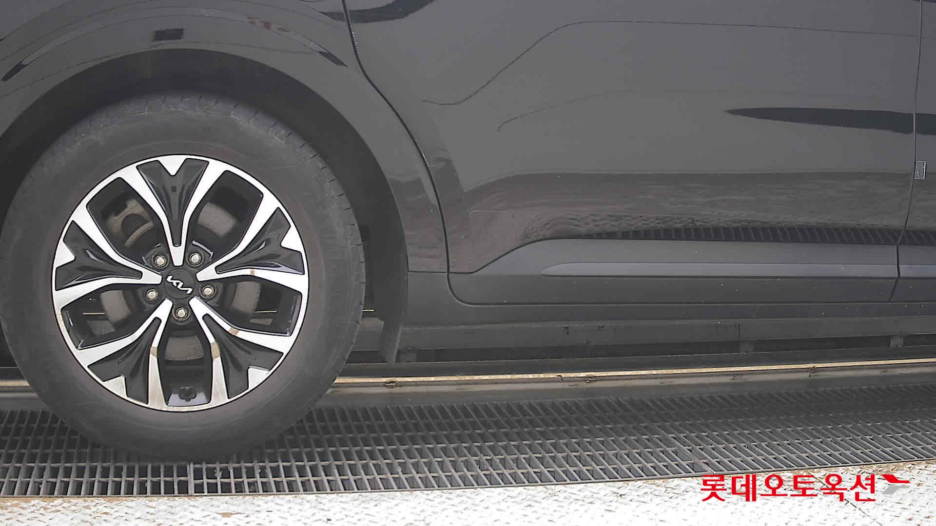 2023 - kia carnival