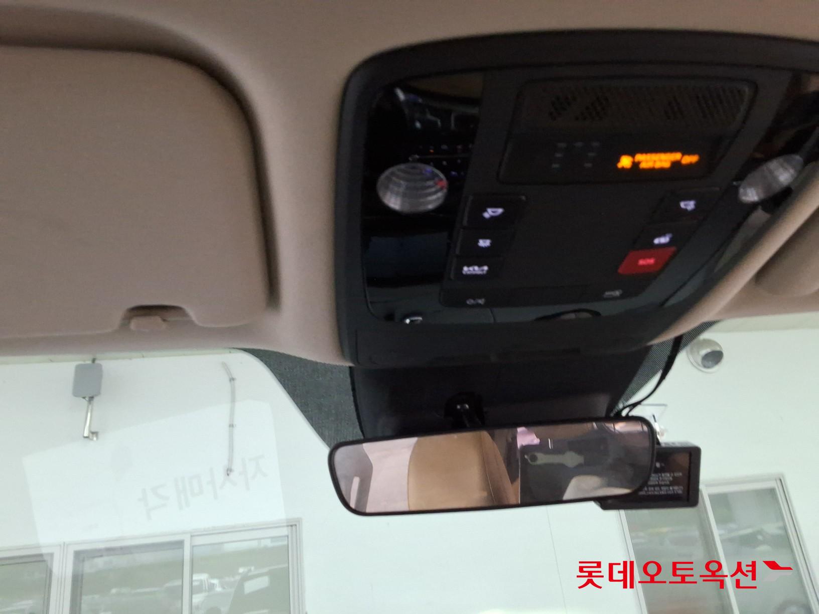 2023 - kia carnival
