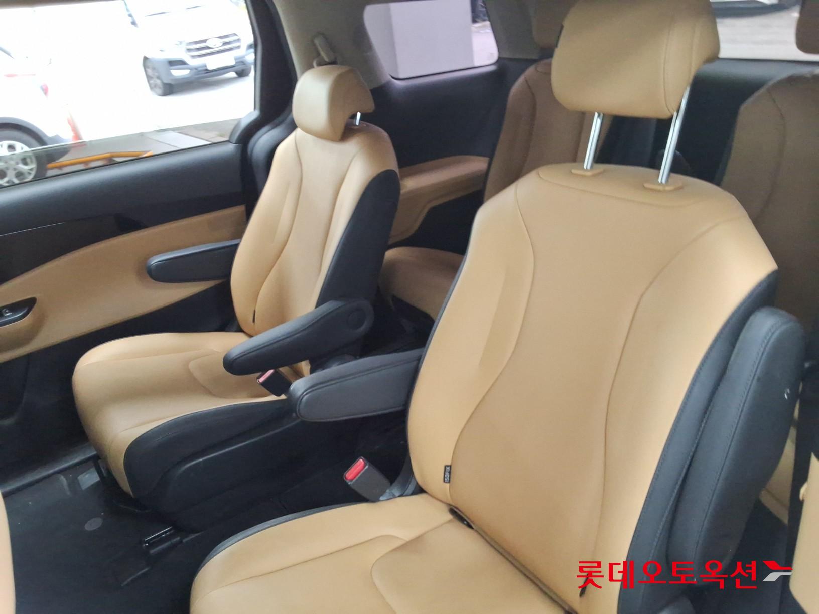 2023 - kia carnival