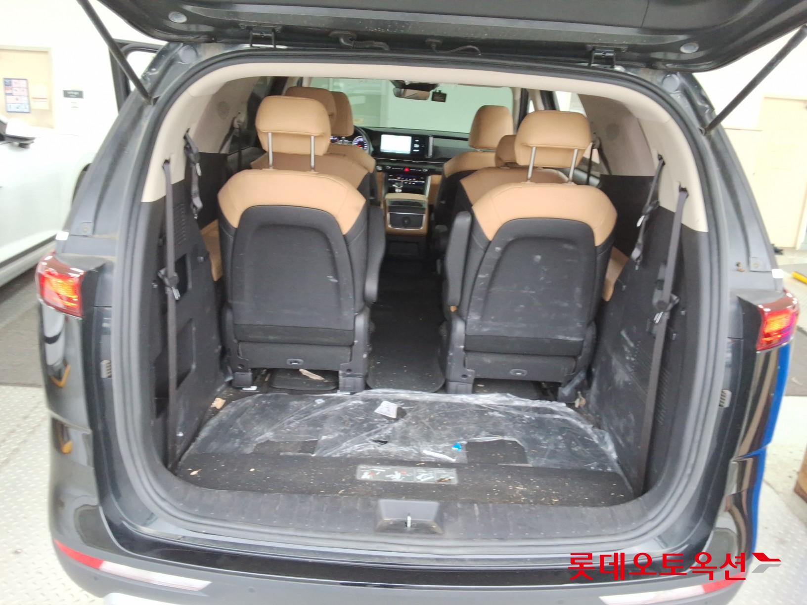 2023 - kia carnival