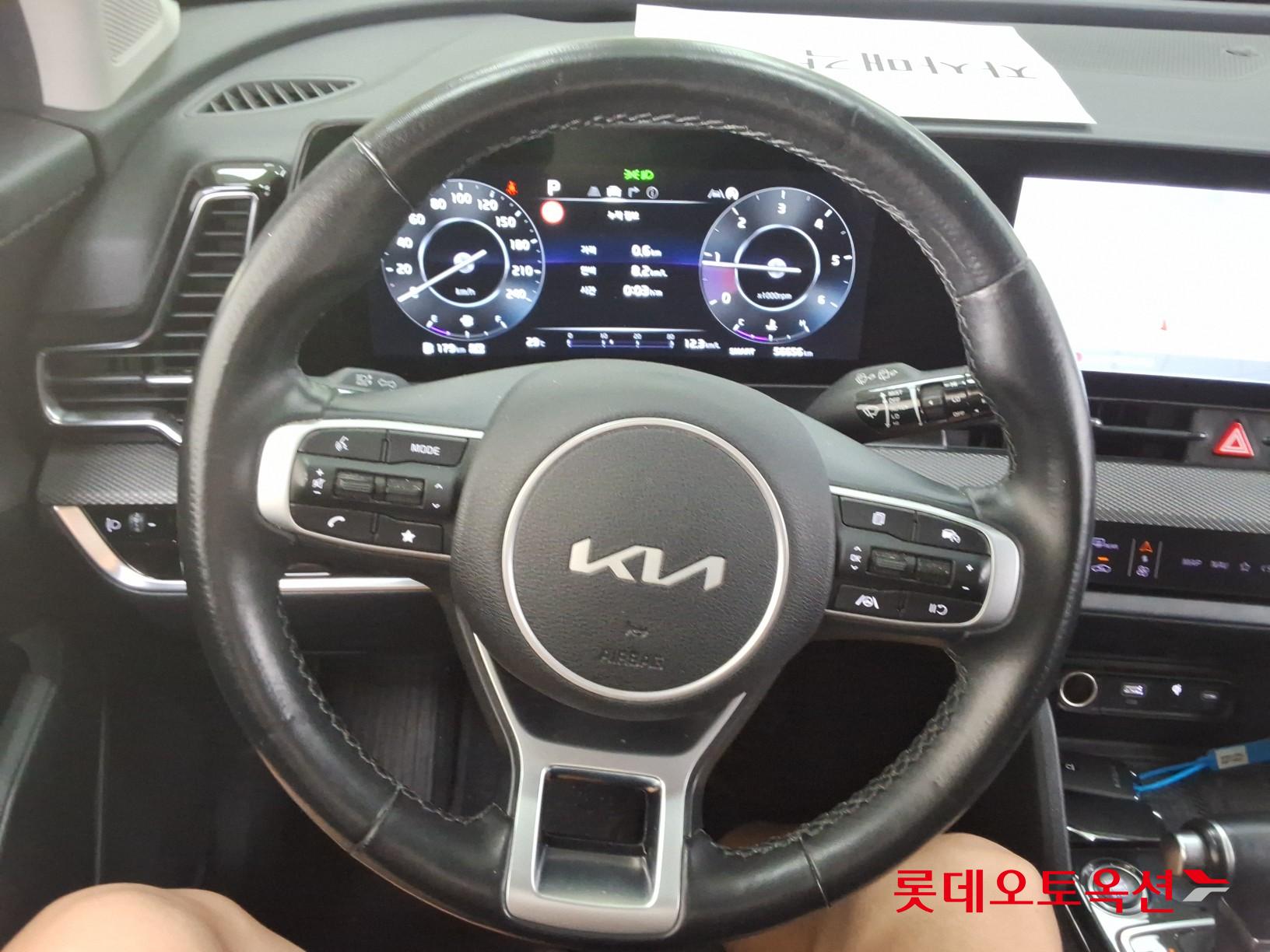 2022 - kia sportage
